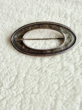 Antique Sterling silver Victorian brooch - Silver